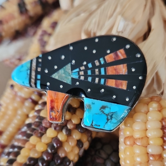Stunning NWT Native American Navajo Inlaid Gemstone Bear Brooch By Ray Jack 🩵🐻 - Picture 1 of 12